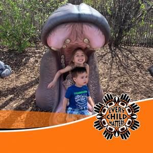 Meet your Posher, Larissa